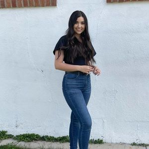 Meet your Posher, Jade